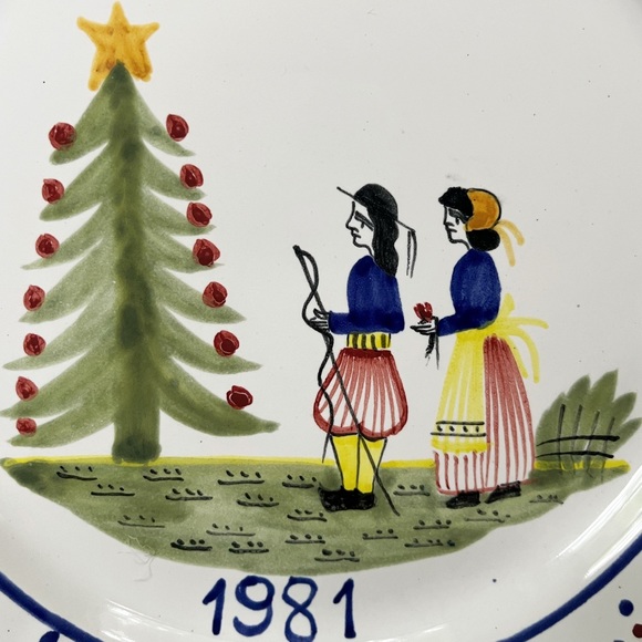 RARE Quimper 1981 Christmas Noel Plate - Picture 3 of 9